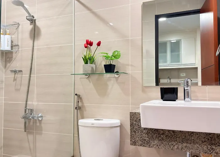 Free Welcome Breakfast, Bgc 1br, 300mbps Fiber, Steps To Mitsukoshi & Uptown, 30c1 Apartment Manila