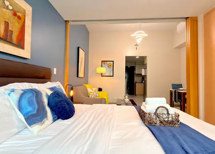 Apartment Free Welcome Breakfast, Bgc 1br, 300mbps Fiber, Steps To Mitsukoshi & Uptown, 30c1