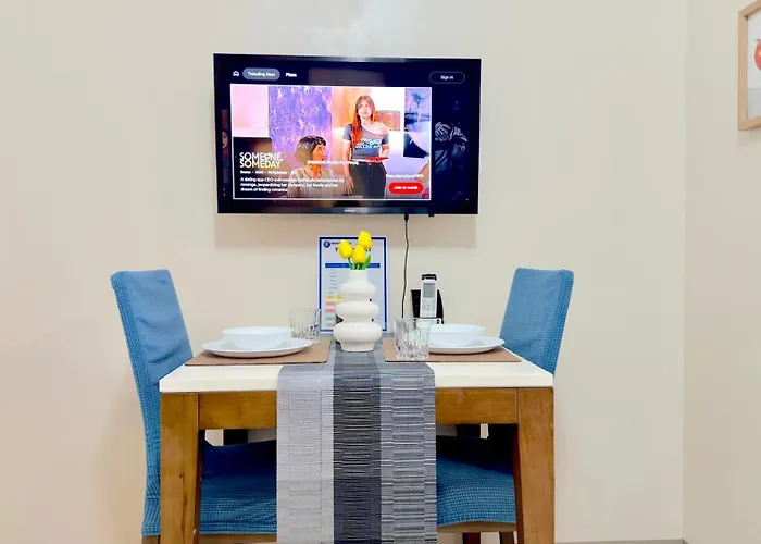 Free Welcome Breakfast, Bgc 1br, 300mbps Fiber, Steps To Mitsukoshi & Uptown, 30c1