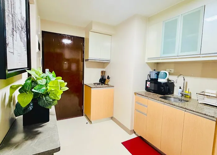 Apartment Free Welcome Breakfast, Bgc 1br, 300mbps Fiber, Steps To Mitsukoshi & Uptown, 30c1 Manila
